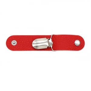 Clip per cappello da viaggio in pelle PU rossa per bagagli con fibbia in metallo e bottone