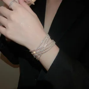 Bracelet jonc croisé à double couche en argent avec cristaux multicolores scintillants
