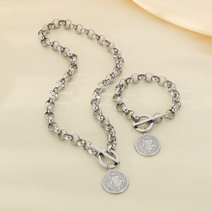 Ensemble collier et bracelet avec médaille Saint-Benoît, chaîne rolo et fermoir à bascule