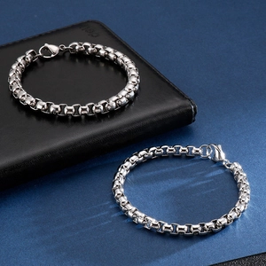 Minimalist square link titanium steel bracelet in silver finish with lobster clasp