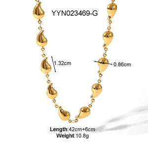 Collana in titanio placcato oro 18K con pendenti a goccia e catena di estensione di 6 cm