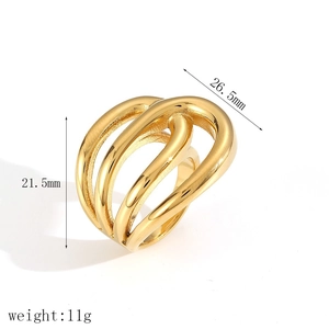 Macro montrant 26,5 mm de largeur et 11 g de poids de la bague creuse en acier inoxydable doré