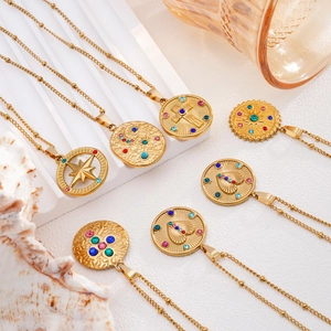 Collier Pendentif Pièce Ronde Vintage Acier Inoxydable Plaqué Or Zircon Coloré Boussole Croix Cœur Étoile Bijoux Bohémiens