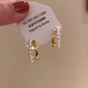 French style 925 silver needle pearl double C-shaped hoop earrings on display card
