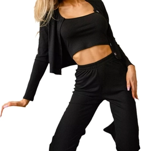 Set loungewear tre pezzi nero in maglia a costine con cardigan, top e pantaloni ampi