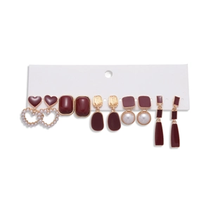 Lot de 6 paires de boucles d'oreilles cœur en résine bordeaux et perles dorées