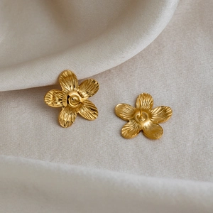 Polished 18K gold plated flower stud earrings with elegant brushed metal texture petals