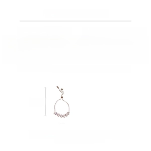 Dettaglio del bracciale regolabile con zirconi e perle con specifiche e dimensioni tecniche