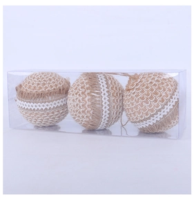 Lot de trois boules de Noël en toile de jute avec dentelle blanche en boîte