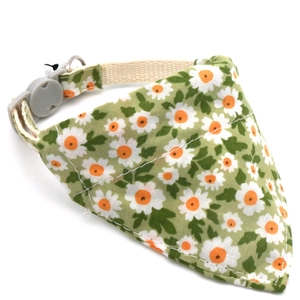 Green pet bandana collar with white daisy floral print and adjustable plastic buckle