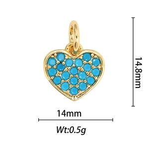 Vista detallada del colgante corazón de oro 18k con turquesa incrustada y dimensiones
