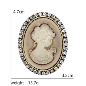 Vintage oval cameo brooch with rhinestone crystals, 4.7cm x 3.8cm gold-plated fashion pin