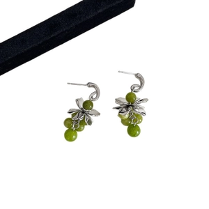 Silver needle C-shaped flower earrings with green crystal grape tassels in high-end style