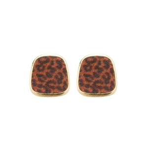 Boucles d'oreilles rectangulaires imprimé léopard avec bordure dorée pour un look rétro