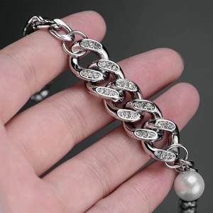 Cuban chain bracelet in silver with sparkling rhinestones and a white pearl pendant