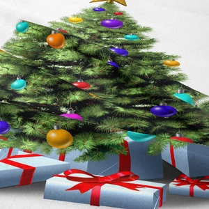 Dettaglio del tessuto dell'arazzo di Natale con stampe di alberi festivi e scatole regalo