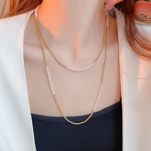 Collier double rang vintage français avec chaîne dorée et perles blanches pour femmes
