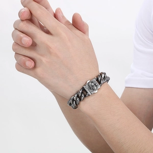Punk rock skull link chain bracelet for men in silver-tone polished stainless steel