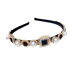 Baroque retro headband with white pearls and black gemstone accents on black base