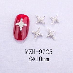 Dettaglio di ciondoli per unghie a croce con perle e base in argento 8x10mm