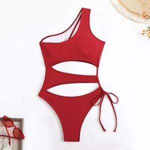 Maillot de bain une pièce sexy rouge foncé à une épaule avec détails de laçage