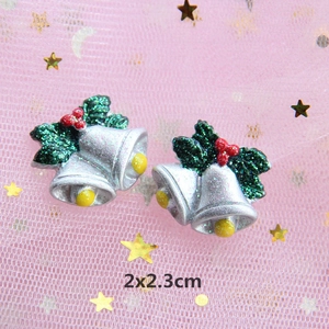 Christmas resin bell accessory with green glitter leaves and red berries in 2x2.3cm