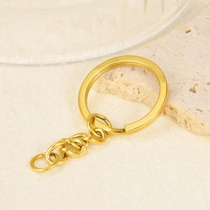 Detailed view of 18K gold plated stainless steel key ring with flat loop and chain