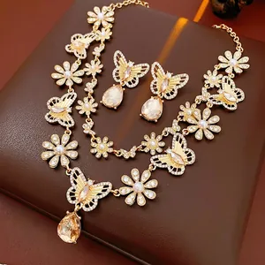 Parure Bijoux Vintage Papillon Fleur Alliage Strass Imitation Künstliche Perle Collier Et Boucles D'oreilles Avec Tige En Argent