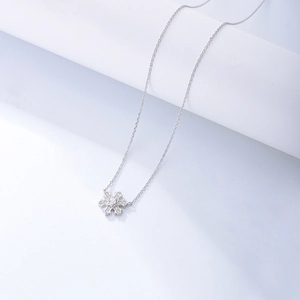 Elegant 925 sterling silver snowflake necklace with sparkling crystals on a minimalist chain