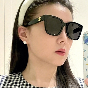 Retro black square sunglasses with gold metal logo on temple for a luxury look