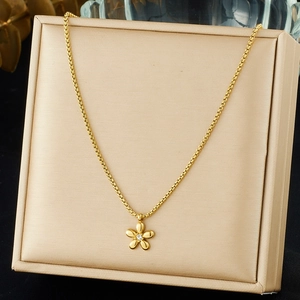 Minimalist Gold Plated Stainless Steel Flower Pendant Necklace With Zircon Elegant Clavicle Chain Jewelry For Women