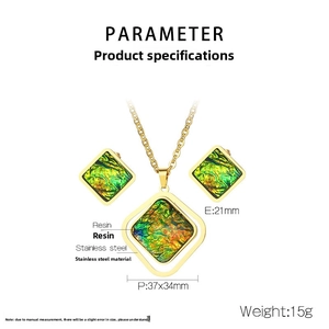 Macro detail of resin heart pendant and stud earrings with precise dimensions