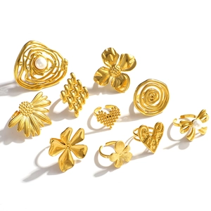Set of 10 gold 18K plated stainless steel rings featuring floral heart and bow motifs