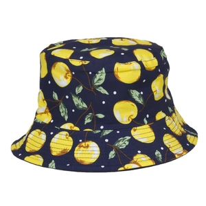 Bob réversible bleu foncé avec imprimé cerises jaunes et petits pois blancs