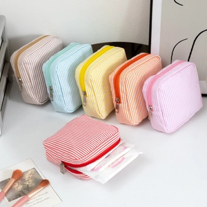 Trousse De Maquillage En Seersucker Pochette De Rangement Rayée Sac Cosmétique Portable De Voyage Pour Femmes