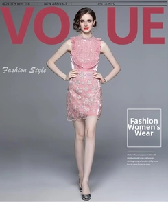 Vue détaillée d'une chemise rose sans manches et jupe à paillettes brodée de fleurs