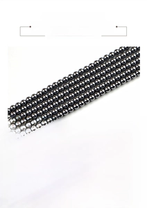 Vue détaillée de perles rondes en térahertz 6mm polies pour la création de bijoux