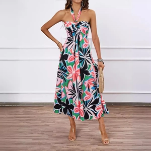 Robe longue licou pour femme avec imprimés floraux colorés idéale pour les vacances