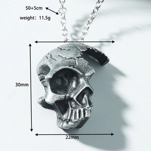 Detailed size chart showing dimensions 30x22mm and 11.5g weight for skull necklace