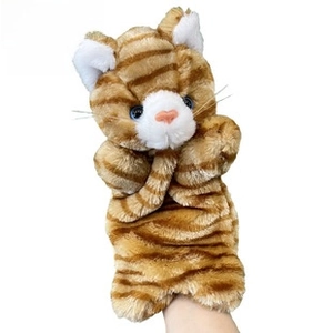 Détail de la marionnette à main chat roux en peluche avec yeux bleus pour enfants