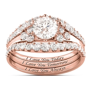 Set de 3 anillos de oro rosa con cristal redondo y juramento de amor grabado