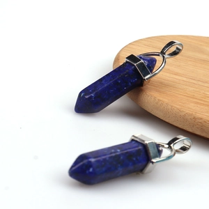 Pendentif hexagonal en lapis-lazuli naturel avec fermoir en métal argenté