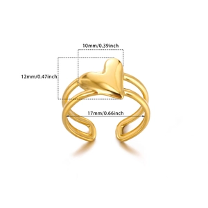 Detail showing dimensions of the 18k gold heart ring with measurement annotations
