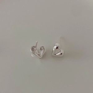 Polished 925 sterling silver heart stud earrings with minimalist irregular 3D design