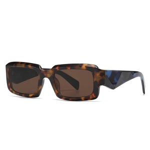 Moderne Retro-Rechteck-Sonnenbrille mit Schildpatt-Rahmen und blauem Marmor-Bügel