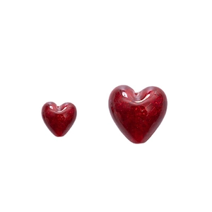 Polished red heart-shaped glass beads with inner glitter for jewelry making