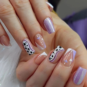 Faux Ongles À Presser Motif Cœur Violet Vache Paillettes French Carrés Ongles Artificiels Pour Femmes Style Doux