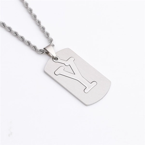 Collier en acier titane argenté avec chaîne torsadée et pendentif lettre Y