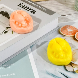 Moule en silicone en forme de dauphin pour bougies et savons DIY en rose et jaune