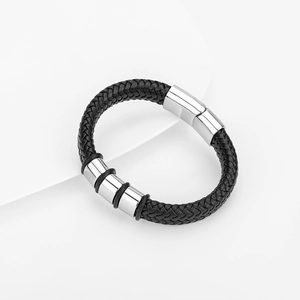 Minimalistisches Herrenarmband aus geflochtenem Leder mit Titanstahlringen und Verschluss
